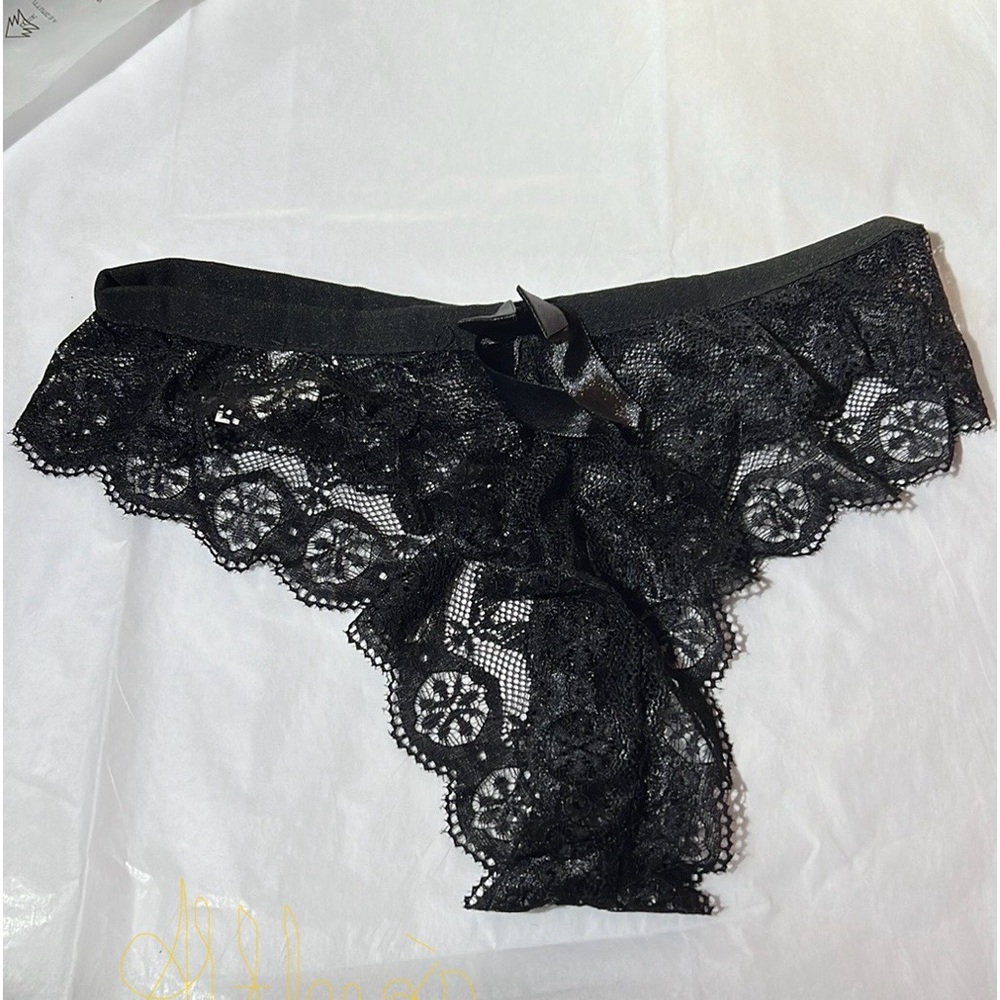 Intimate Apparel - Picture 5 of 5